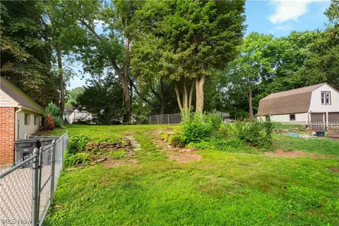 Exterior - 128 Woolf Ave, Akron, OH 44312 photo 2 of 3