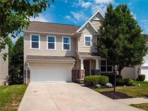 17062 Woodshire Dr, Strongsville, OH 44149