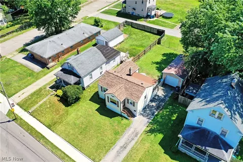 View/Area - 202 Elm St, Struthers, OH 44471 photo 3 of 4