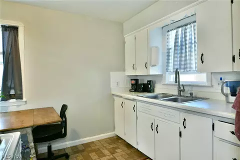 Kitchen - 202 Elm St, Struthers, OH 44471 photo 6 of 6