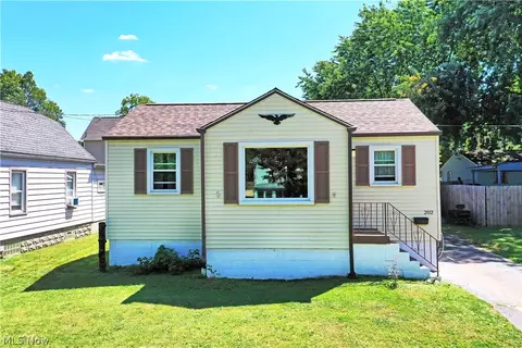 Exterior - 202 Elm St, Struthers, OH 44471 photo 12 of 12