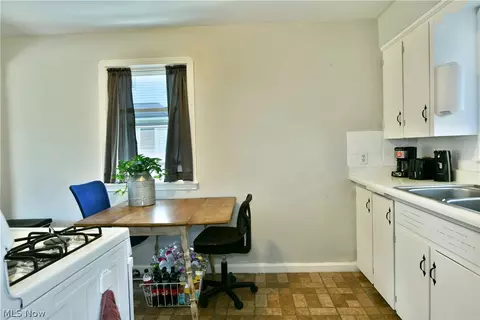 Kitchen - 202 Elm St, Struthers, OH 44471 photo 3 of 6