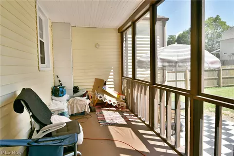 Exterior - 202 Elm St, Struthers, OH 44471 photo 5 of 12