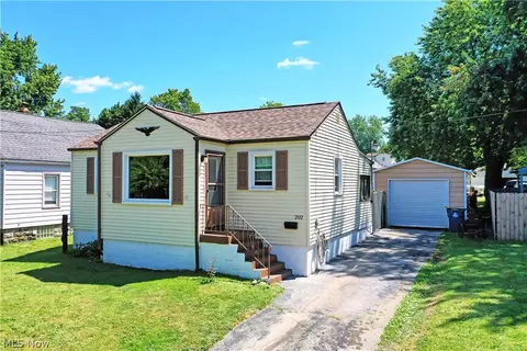 Exterior - 202 Elm St, Struthers, OH 44471 photo 11 of 12