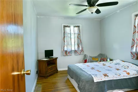 Bedroom - 202 Elm St, Struthers, OH 44471 photo 2 of 6