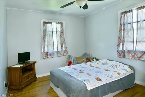 Bedroom - 202 Elm St, Struthers, OH 44471 photo 1 of 6