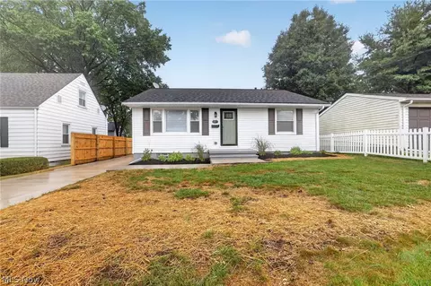2711 7th St, Cuyahoga Falls, OH 44221