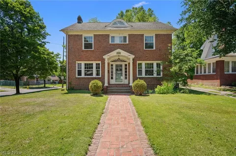 1258 Delia Ave, Akron, OH 44320