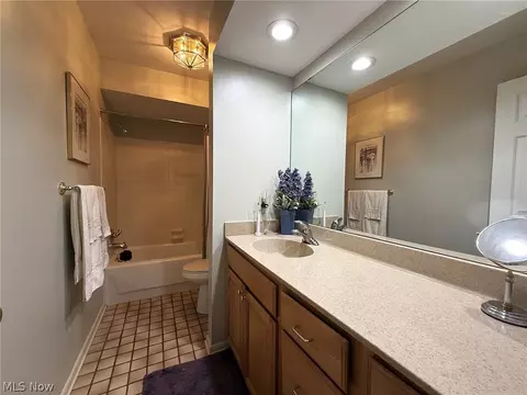 Bath - 438 Cedar Rd, Aurora, OH 44202 photo 4 of 4