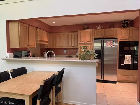 Kitchen - 438 Cedar Rd, Aurora, OH 44202 photo 2 of 3
