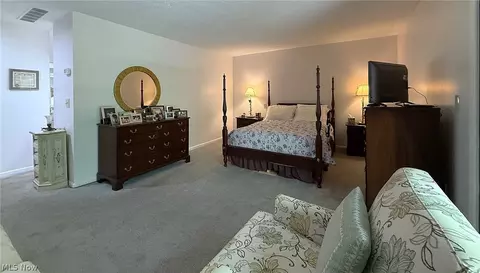 Bedroom - 438 Cedar Rd, Aurora, OH 44202 photo 4 of 6