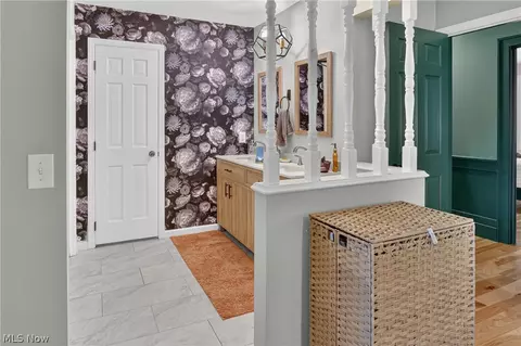 Bath - 632 Beech St, Oberlin, OH 44074 photo 1 of 6