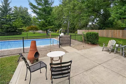 Exterior - 632 Beech St, Oberlin, OH 44074 photo 2 of 5