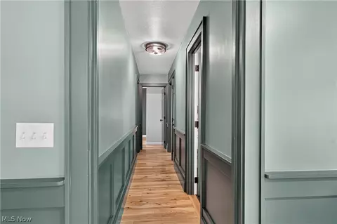 Entry Way - 632 Beech St, Oberlin, OH 44074 photo 4 of 5