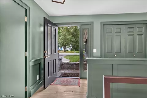 Entry Way - 632 Beech St, Oberlin, OH 44074 photo 1 of 5