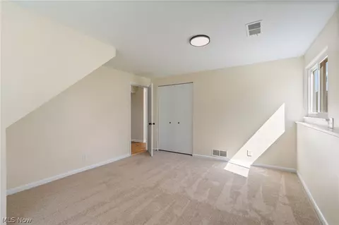 Bedroom - 697 Ocean Ave, Akron, OH 44310 photo 6 of 8
