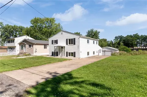 Exterior - 697 Ocean Ave, Akron, OH 44310 photo 2 of 3