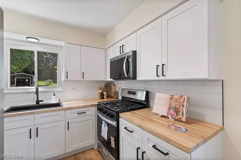 Kitchen - 697 Ocean Ave, Akron, OH 44310 photo 2 of 3