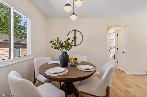 Dining - 697 Ocean Ave, Akron, OH 44310 photo 1 of 2