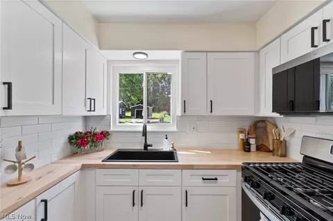 Kitchen - 697 Ocean Ave, Akron, OH 44310 photo 1 of 3