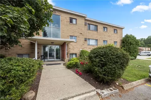 5200 Royalton Rd #D12, North Royalton, OH 44133