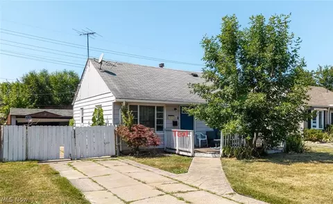 15806 Eleanore Dr, Cleveland, OH 44135