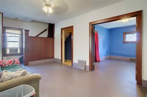 Living - 176 E Ido Ave, Akron, OH 44301 photo 2 of 5