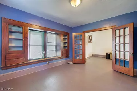 Living - 176 E Ido Ave, Akron, OH 44301 photo 4 of 5