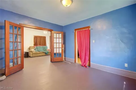 Living - 176 E Ido Ave, Akron, OH 44301 photo 5 of 5