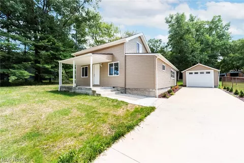 9 Dravis Dr, Youngstown, OH 44515