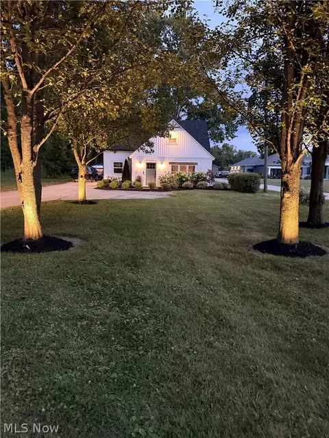 27005 Bagley Rd, Olmsted Twp, OH 44138