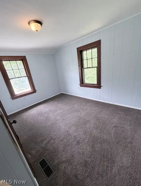 Bedroom - 370 E Under Ridge Rd, Conneaut, OH 44030 photo 2 of 2
