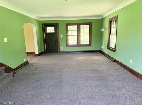 Living - 370 E Under Ridge Rd, Conneaut, OH 44030 photo 2 of 3