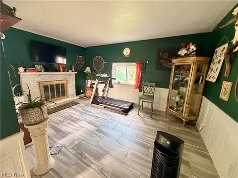 Living - 116 Terrace Dr, Youngstown, OH 44512 photo 2 of 2