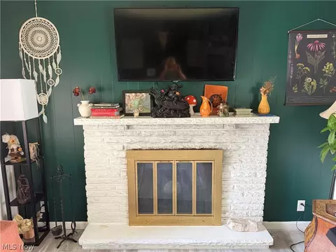 Living - 116 Terrace Dr, Youngstown, OH 44512 photo 1 of 2