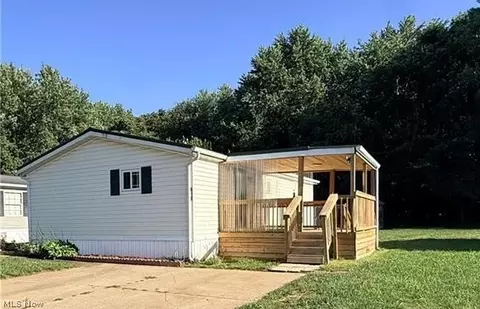 610 Sandpiper Ln, New Philadelphia, OH 44663