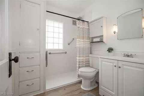 Bath - 930 E 250th St, Euclid, OH 44132 photo 1 of 2