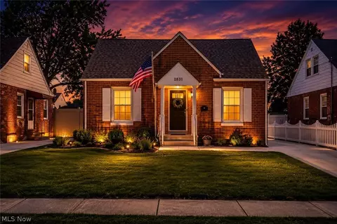 2557 9th St, Cuyahoga Falls, OH 44221