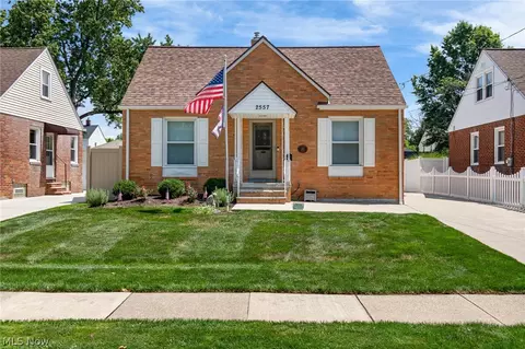 2557 9th St, Cuyahoga Falls, OH 44221