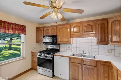 Kitchen - 154 Hilltop Dr NW, Canton, OH 44708 photo 1 of 4