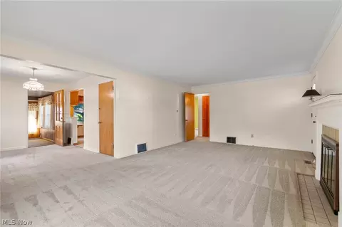 Living - 154 Hilltop Dr NW, Canton, OH 44708 photo 5 of 5