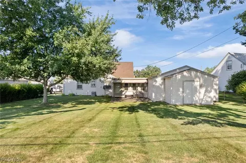 Exterior - 154 Hilltop Dr NW, Canton, OH 44708 photo 4 of 4