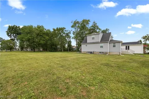 Exterior - 7723 W River Rd S, Elyria, OH 44035 photo 3 of 7