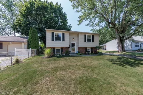 1404 Kendale Dr, Akron, OH 44314