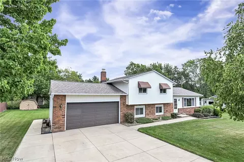 8123 Stuart Ct, North Royalton, OH 44133