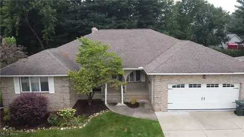 3986 April Dr, Uniontown, OH 44685