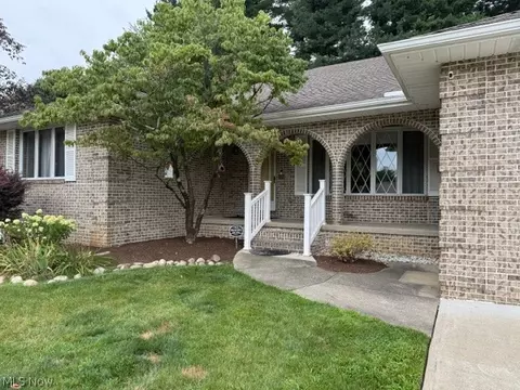3986 April Dr, Uniontown, OH 44685