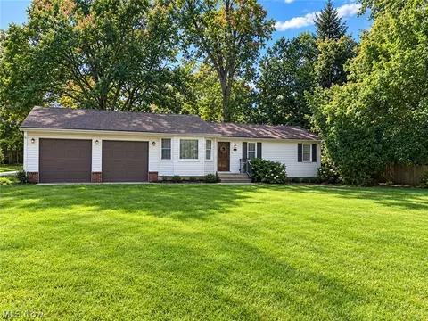 23031 Drake Rd, Oakwood Village, OH 44146