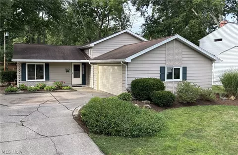 26091 Redwood Dr, Olmsted Falls, OH 44138