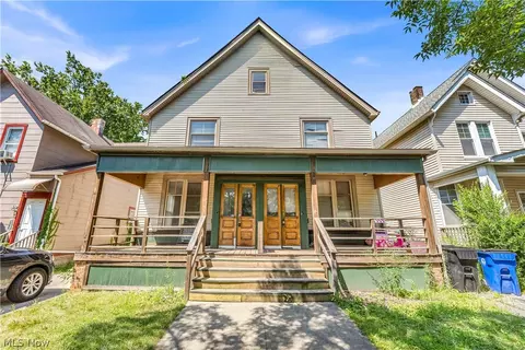 1852-1854 W 45th St, Cleveland, OH 44102